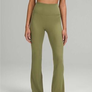 Lululemon groove flare pants size 4